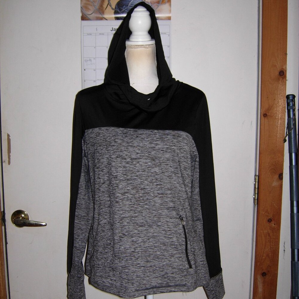 G-lll Carl Banks 4 Her Funnel Neck Hoodie M
